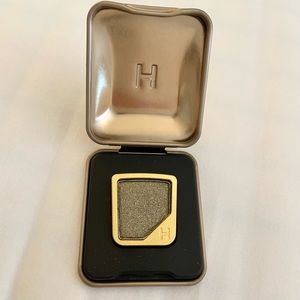 Hourglass single eyeshadow “Bid”